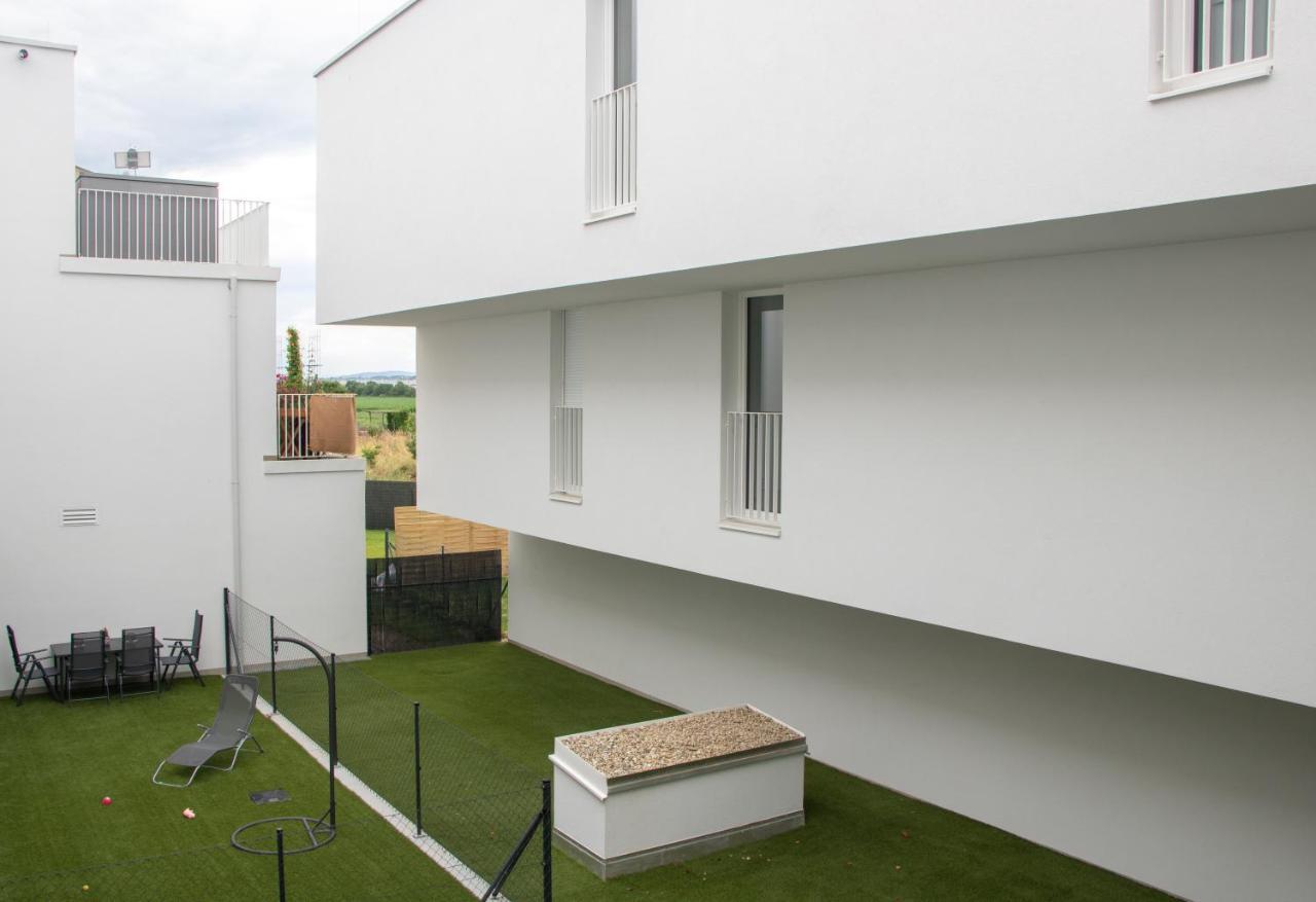 וינה Flat2Go Modern Apartments - Harmony Of City And Nature מראה חיצוני תמונה
